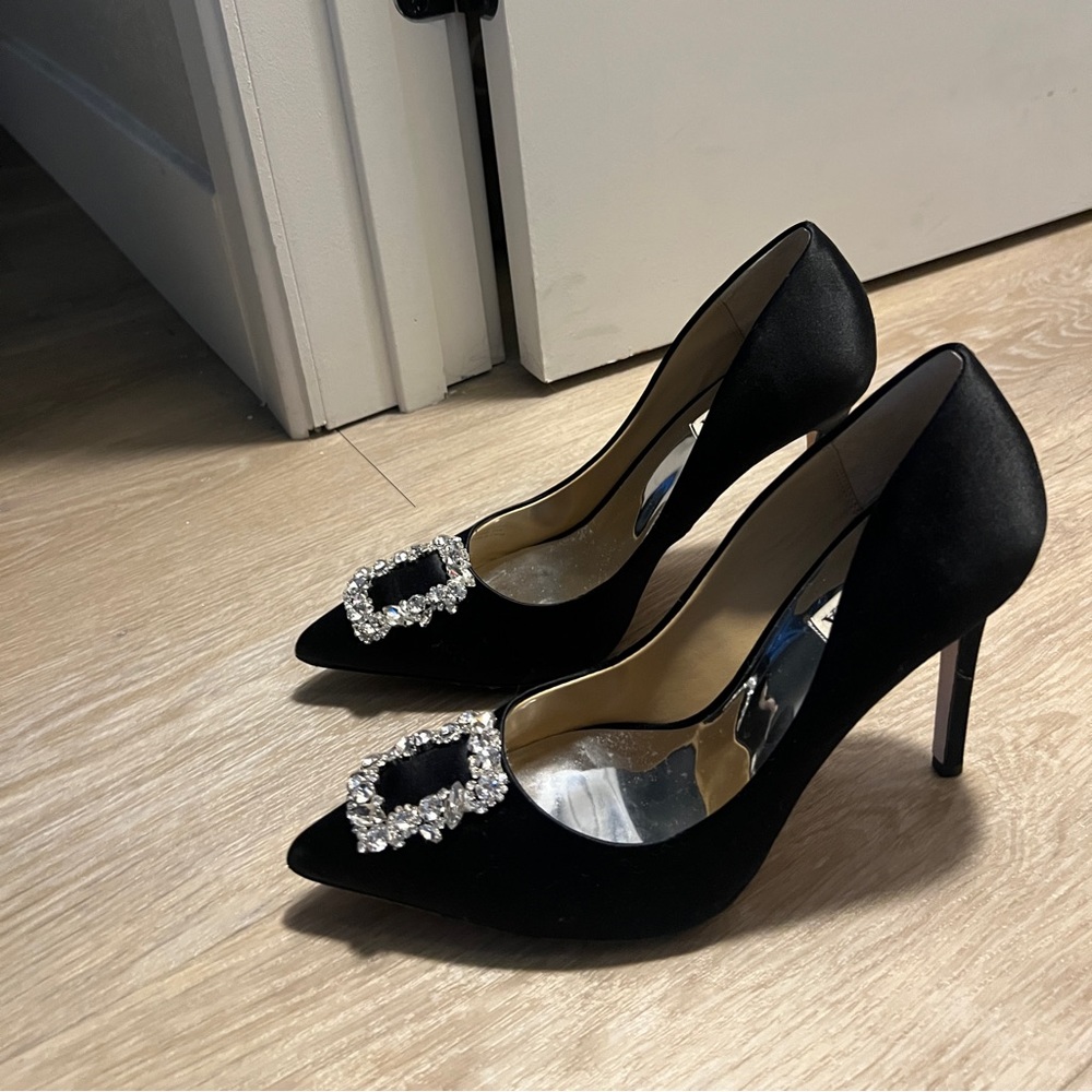 Badgley Mischka Black Satin Heels